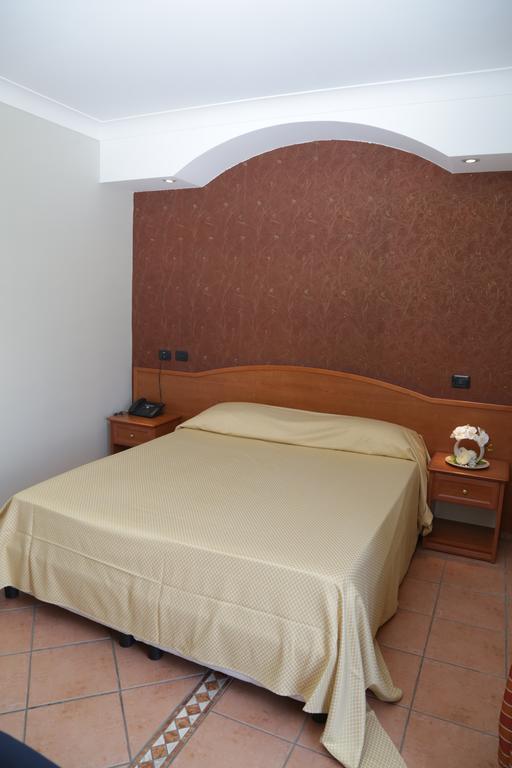 Hotel Stefano A Melito Melito di Napoli Exterior foto