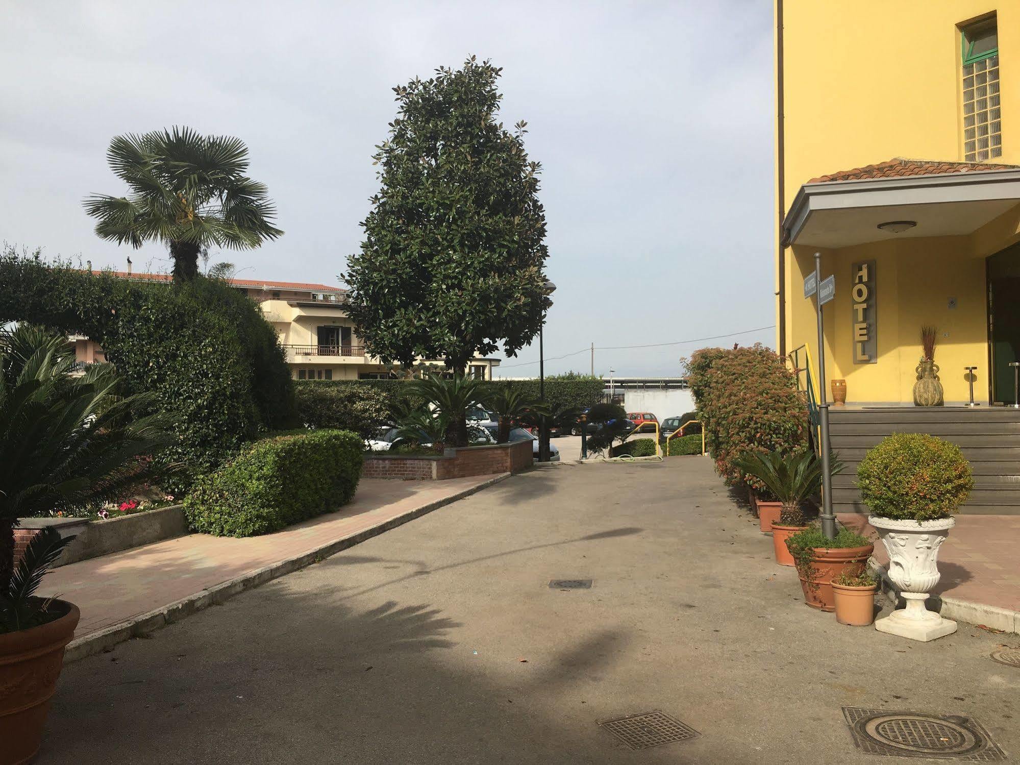Hotel Stefano A Melito Melito di Napoli Exterior foto